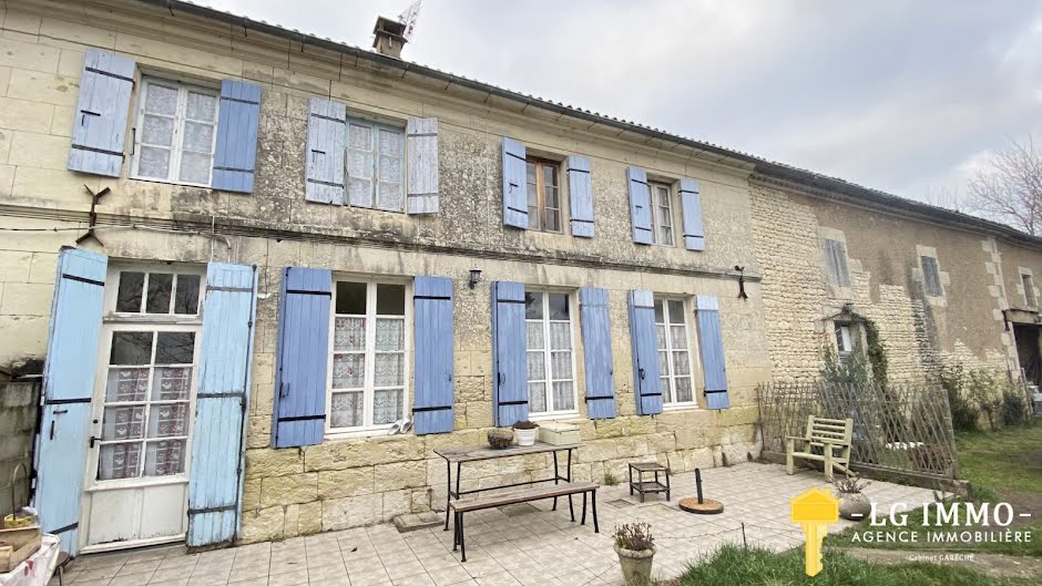 Vente maison 6 pièces 155 m² à Mortagne-sur-Gironde (17120), 219 750 €