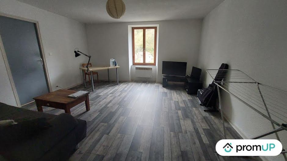 Vente appartement 4 pièces 72 m² à Saint-Hippolyte (25190), 84 000 €