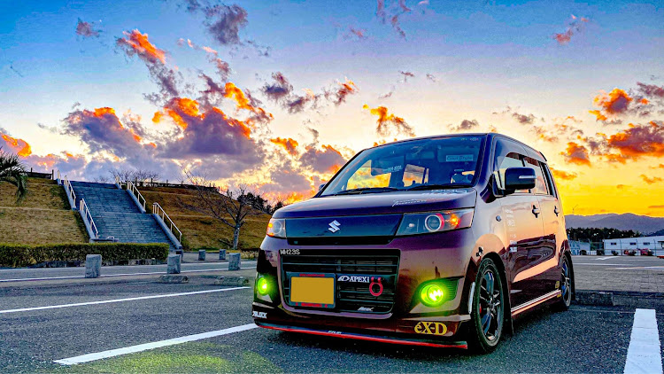 ワゴンRスティングレーの左斜め前写真展・仕事おわり・#天草空港に関するカスタム事例の投稿画像1枚目