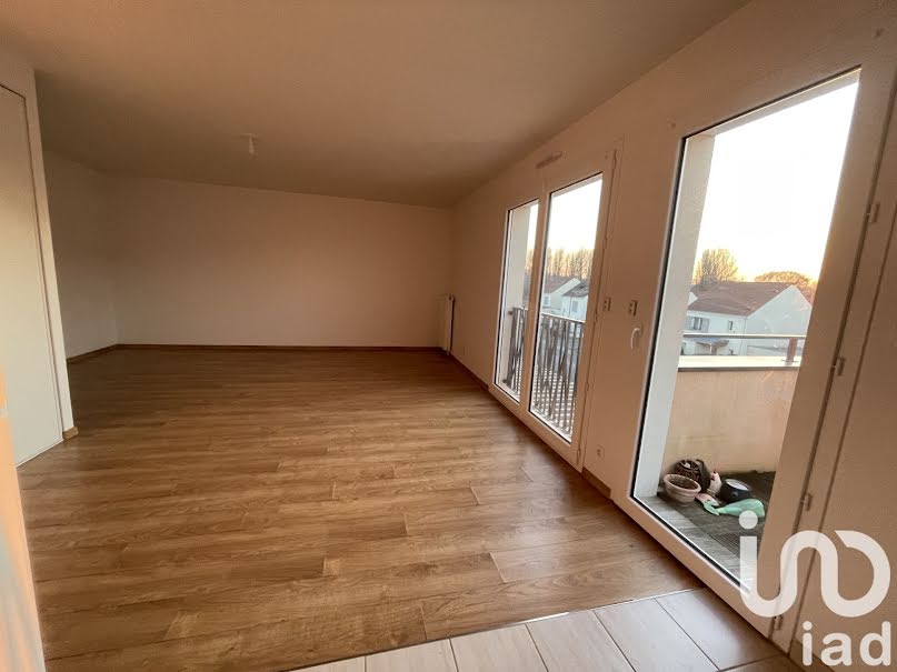 Vente appartement 1 pièce 39 m² à Nandy (77176), 125 000 €