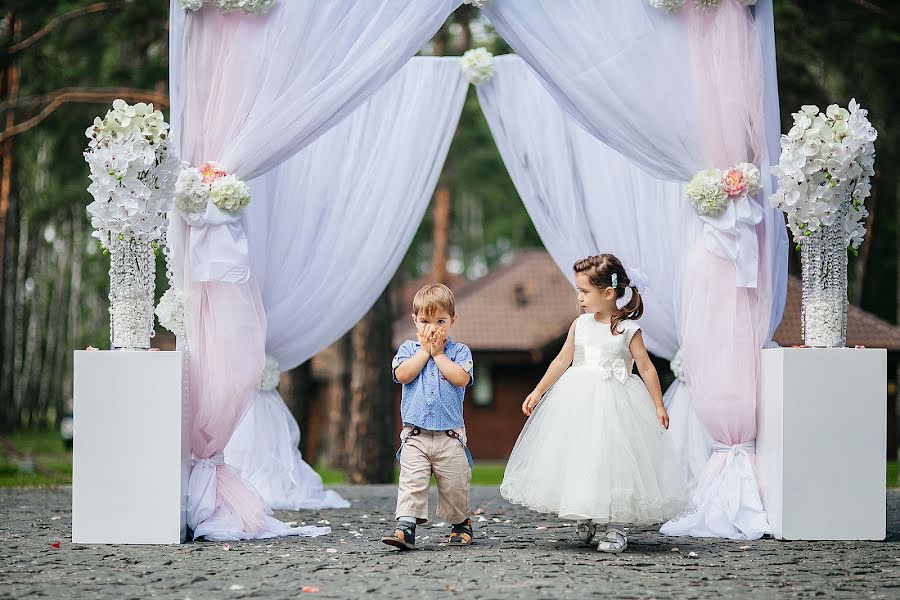 Wedding photographer Pavel Oleksyuk (olexukpasha). Photo of 17 June 2017