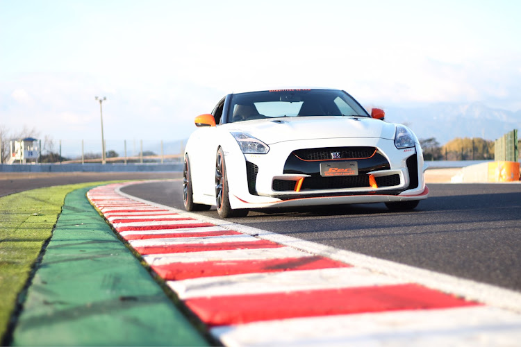 NISSAN GT-Rのドライブ・鈴鹿サーキットに関するカスタム事例の投稿画像1枚目