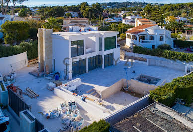 House with pool and terrace 9