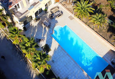 Maison avec piscine et terrasse 3