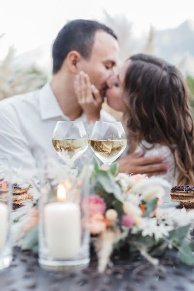 Jurufoto perkahwinan Kseniya Gnyrina (gnyrinaphoto). Foto pada 8 Jun 2020