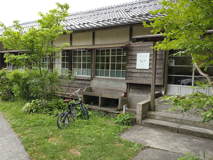 プリウスαの孫とお出かけ・中山サーキット510ブルミーティング・信楽たぬき・木造校舎・ケーキ屋さんに関するカスタム事例の投稿画像2枚目