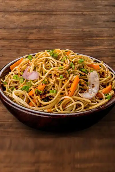 Chicken Chilli Garlic Noodles Bowl