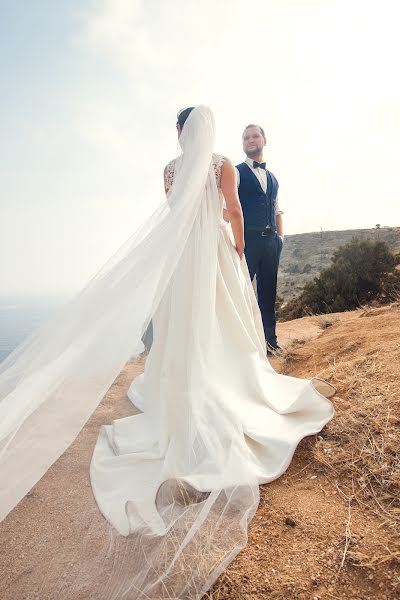 Fotógrafo de casamento Yana Romanova (romanovayana). Foto de 19 de fevereiro 2020