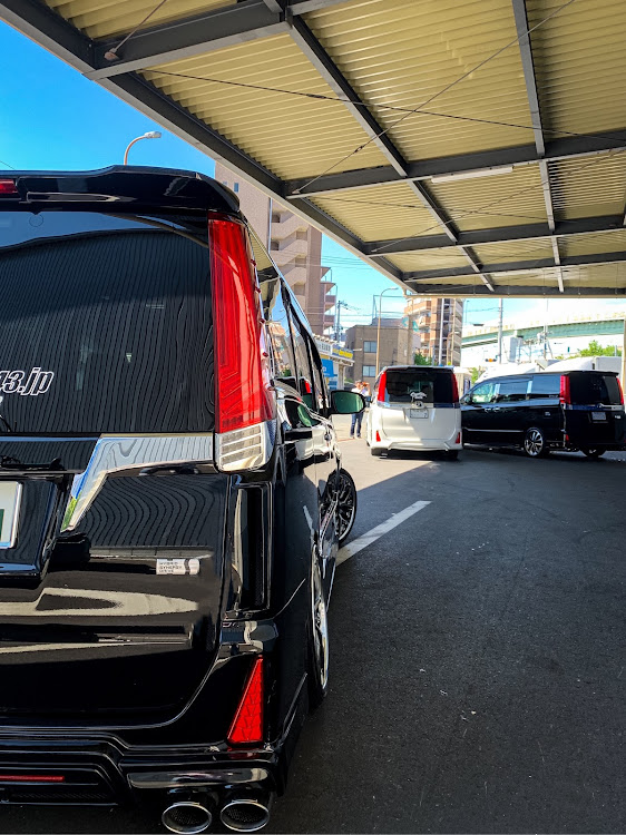 ヴォクシーのCAR SHOP YSR・本日もよろしくお願いします・エスクァイア・ノア・スパシャンJOKERに関するカスタム事例の投稿画像4枚目