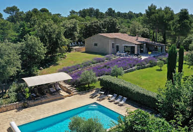 Maison avec piscine et terrasse 13