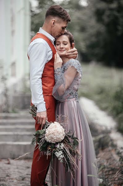 Wedding photographer Oksana Sur (oksanasur). Photo of 9 April 2020