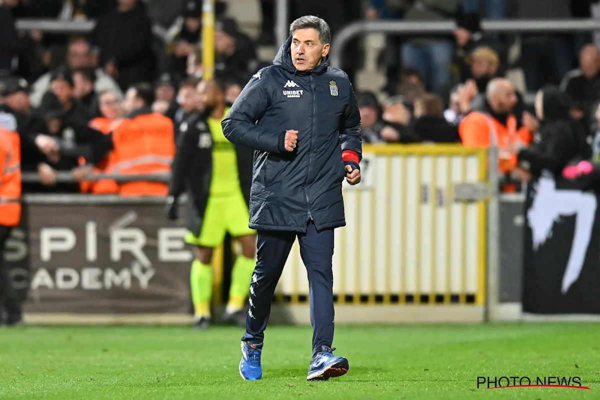 Felice Mazzù porte un regard sur le calendrier qui attend Charleroi : "Nous ne pouvons prendre aucun match par-dessus la jambe" 