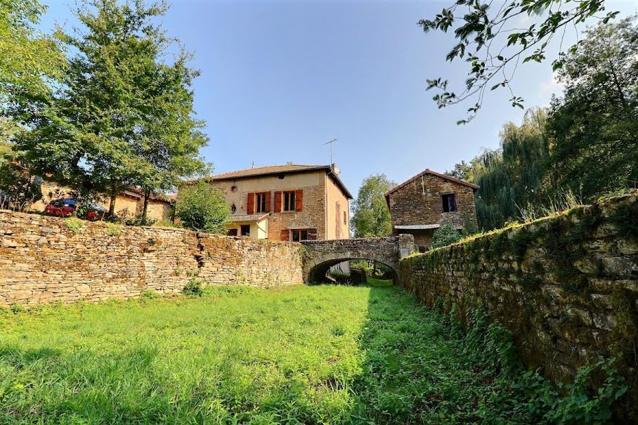 Vente moulin 12 pièces 396 m² à Cluny (71250), 315 000 €