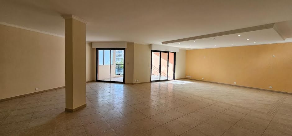 Vente appartement 3 pièces 152 m² à Saint-raphael (83700), 740 000 €