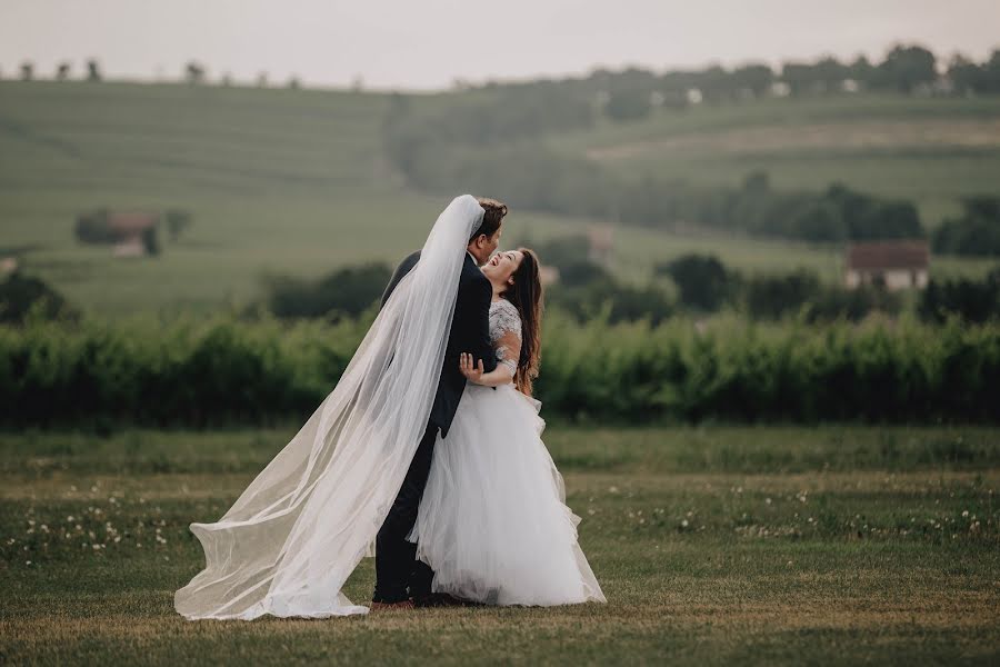 Fotografo di matrimoni Zsolt Sári (zsoltsari). Foto del 11 agosto 2019