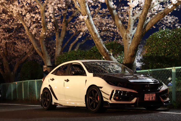 シビックタイプRの夜桜・桜とコラボ🌸・サクラと愛車・夜襲・天使👼の咆哮に関するカスタム事例の投稿画像8枚目