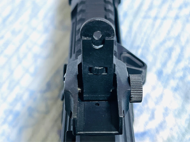 アルトラパンの定例での週末 ⛽️ 給油 ⛽️ 😎・長モノ 🔫サブウェポン🔫 着弾❗️...  コレが今後のメインか❓😎・🔫 早々のモディファイで稼働準備炸裂 ❣️・サバゲ女子にヤラれそう(^◇^;)😎・その他でつw🙇‍♂️に関するカスタム事例の投稿画像23枚目