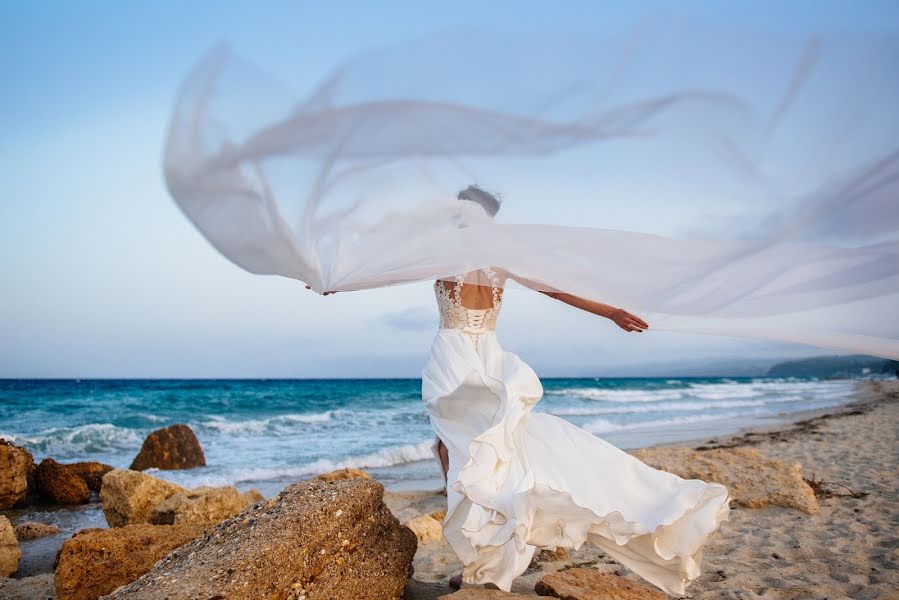 Wedding photographer Panos Apostolidis (panosapostolid). Photo of 16 April 2019