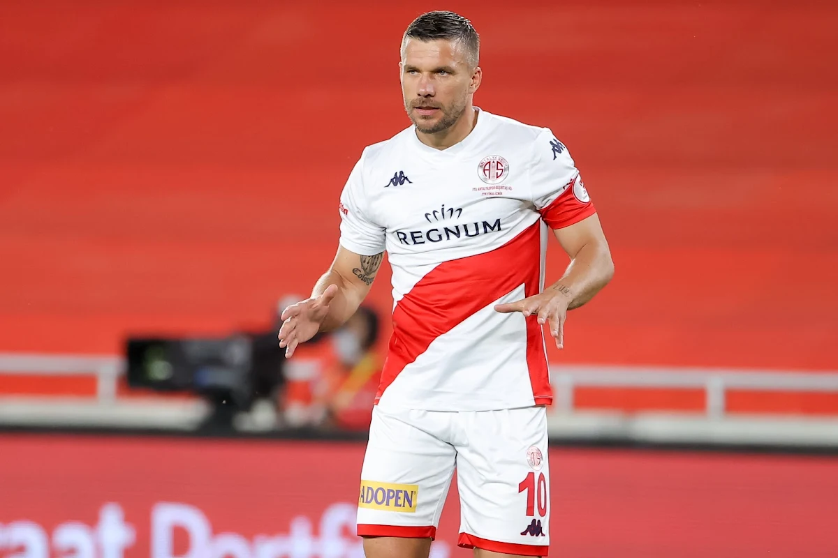  Lukas Podolski gaat zijn zesde competitie in