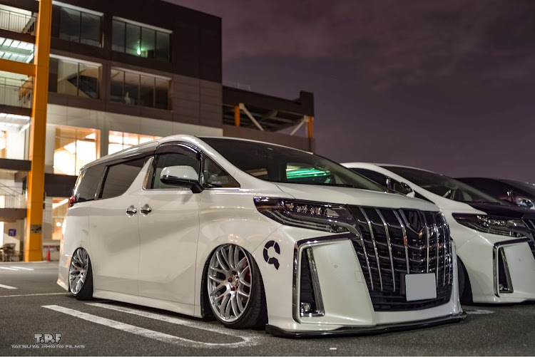 アルファードのエアサス・不正改造車取締月間・オフ会に関するカスタム事例の投稿画像5枚目