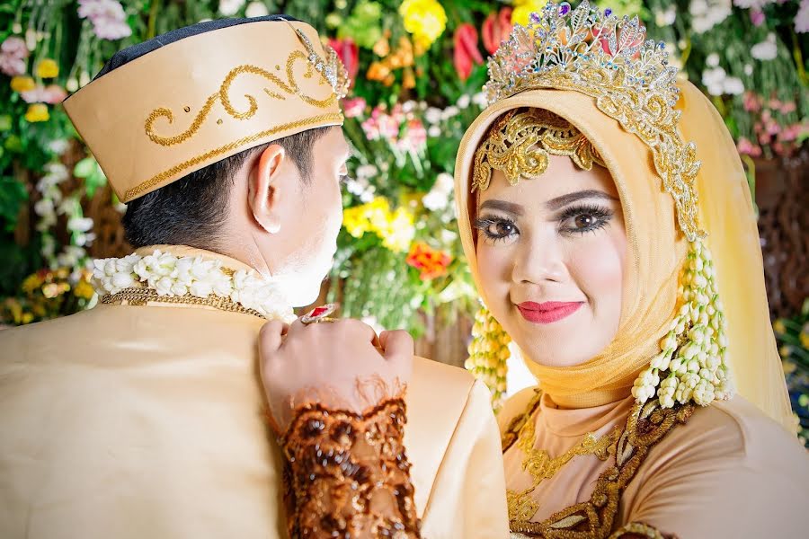 Fotografo di matrimoni Rizky Anggara Dwi Ananta (deluzphotography). Foto del 1 giugno 2020