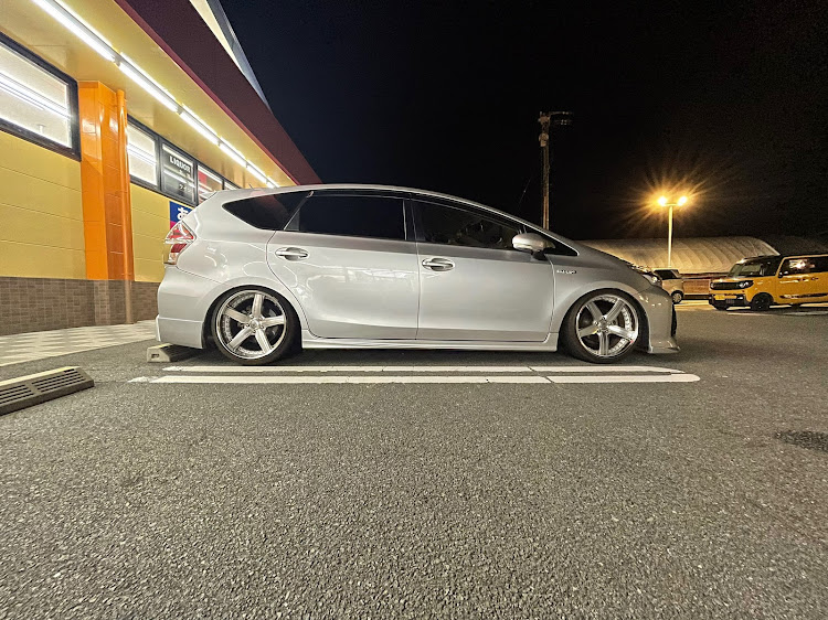 プリウスαの九州  α  meeting  in  オートポリス  11/7・真横ショット・まだまだな車に関するカスタム事例の投稿画像1枚目