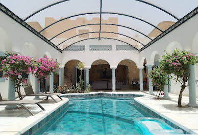 Riad avec terrasse et piscine 1