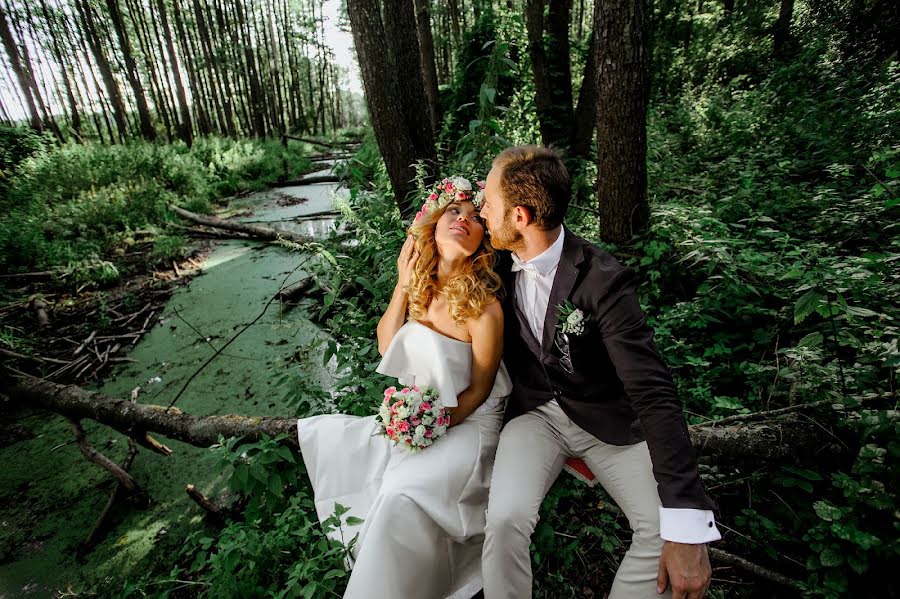 Fotógrafo de casamento Roman Kostyuchenko (ramonik). Foto de 31 de julho 2015