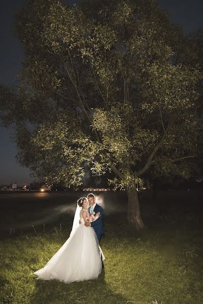 Fotógrafo de bodas Nina Polukhina (danyfornina). Foto del 12 de septiembre 2016