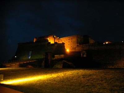 La notte in una fortezza di pellaccia