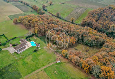 Propriété avec piscine et jardin 8