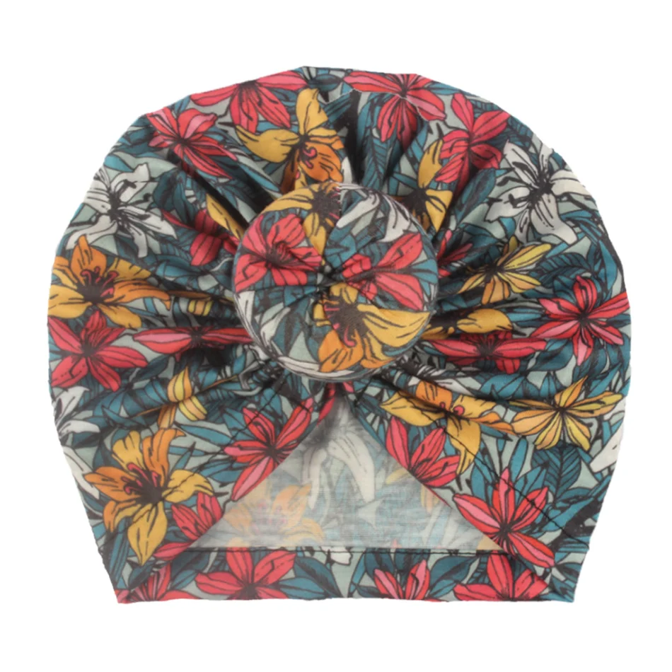 Bonnet pour bébé nouveau-né imprimé, doux et confortable. Parfait pour garder votre tout-petit au chaud et avec style dès la naissance.