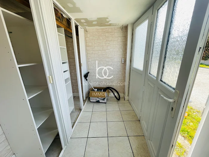 Entrée avec placards blancs - vente Maison à SARZEAU, 3 pièces, 2 chambres 6