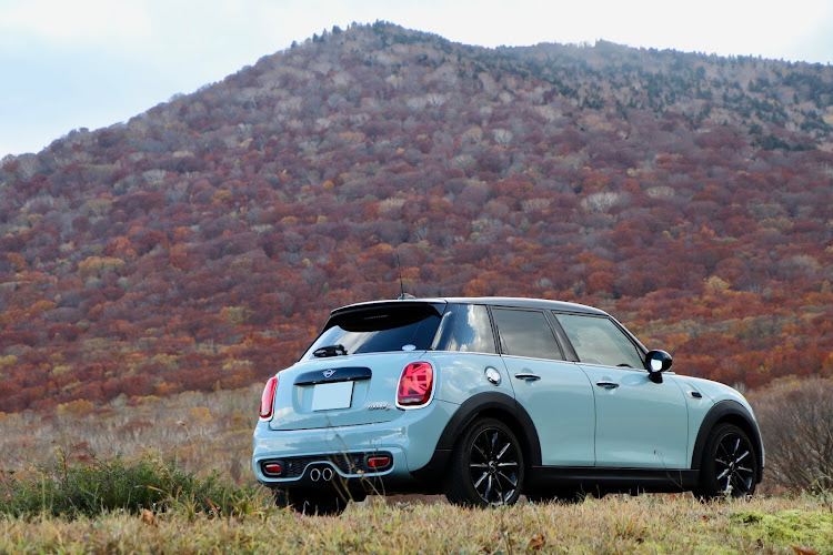 ミニ ハッチバックの2022ベストショット・MINIっコぐらし・miniのある生活・Ice Blue Black Edition・11月にエントリーしますに関するカスタム事例の投稿画像1枚目