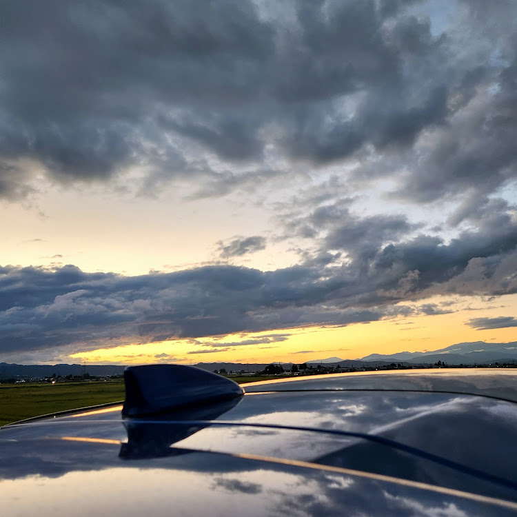 エクリプスクロスの夕暮れと愛車・カフェ巡り・食欲は春夏秋冬・綺麗なエクリプスクロス・秘密の通路に関するカスタム事例の投稿画像11枚目