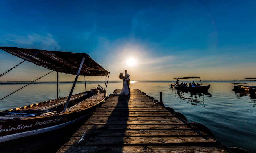 Fotógrafo de casamento Lorenzo Ruzafa (ruzafaphotograp). Foto de 27 de dezembro 2018