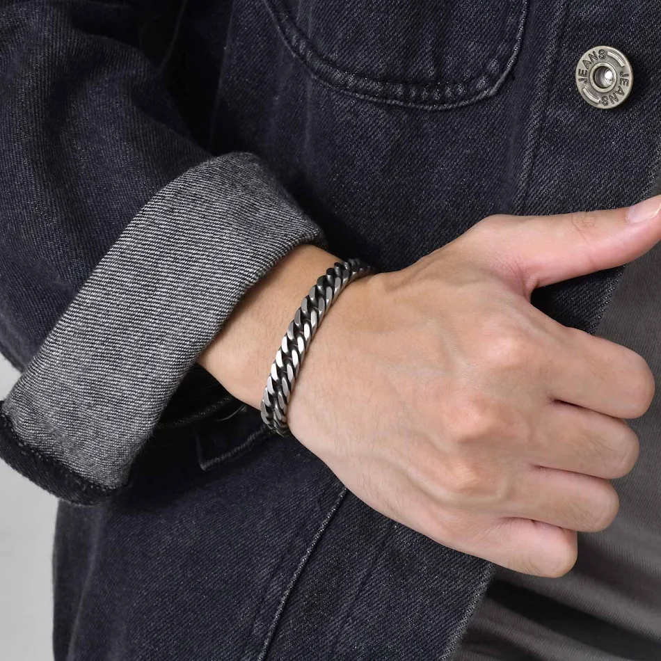Brazalete Grueso de Acero Inoxidable para Hombre Estilo Europeo y Americano Adorno Resistente y Elegante Joyería Masculina Moderna y Duradera