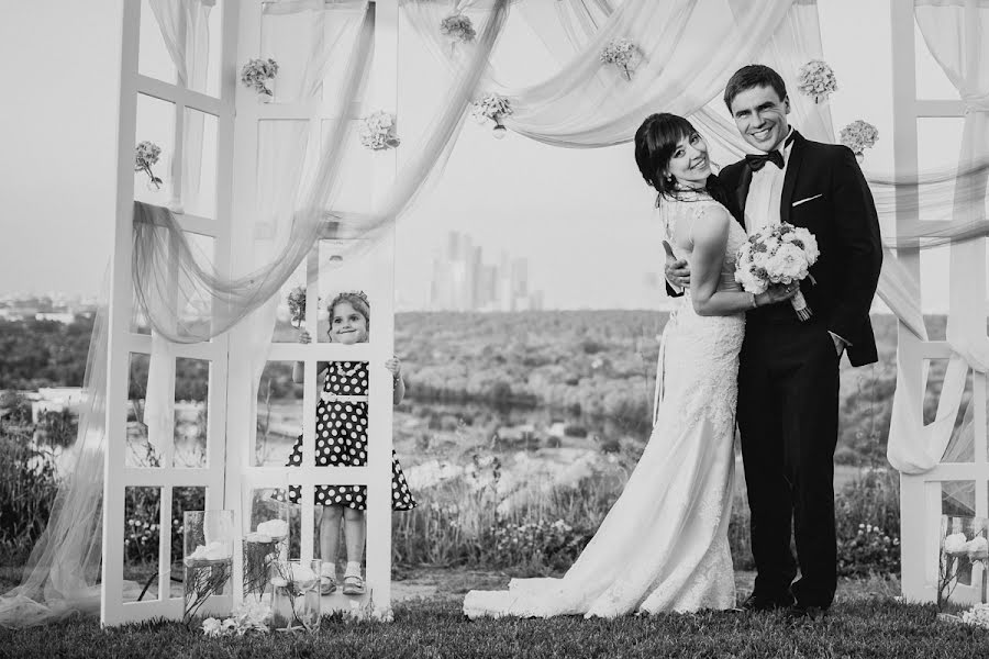 結婚式の写真家Anton Dzobaev (antondzobaev)。2016 8月11日の写真