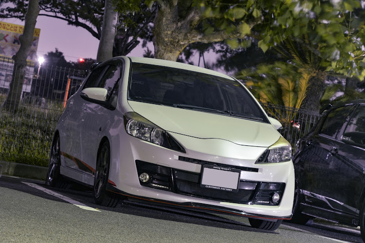 ヴィッツRS G'sのナイトオフ・カローラスポーツハイブリッド・team G's of TOYOTA SPECIALIST・一眼レフは奥深い・水銀灯は敵🤣に関するカスタム事例の投稿画像7枚目
