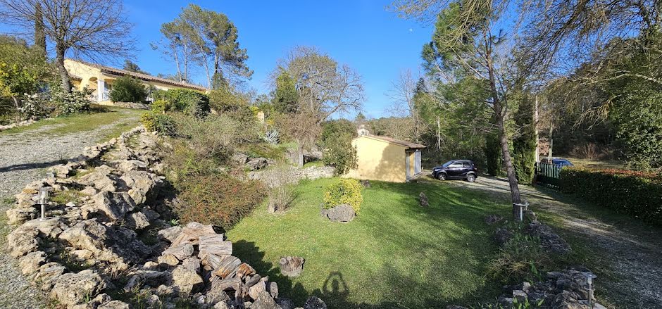 Vente villa 6 pièces 146 m² à Bagnols-en-Forêt (83600), 575 000 €