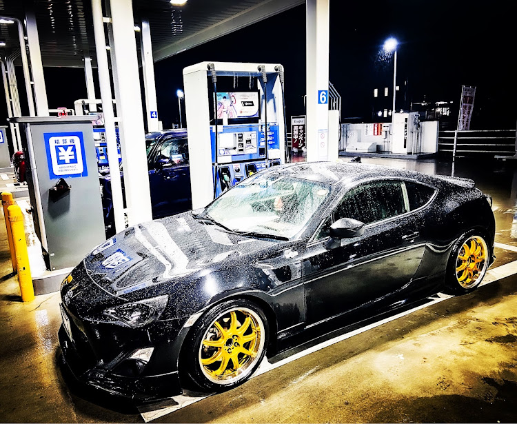 86の86 zn6・スパシャン・マフラーサウンド・ロッソモデロ COLBASSO ZEEK Ti・雨☔️は、やだな。に関するカスタム事例の投稿画像1枚目