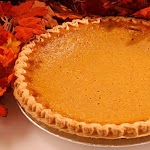 No-Bake Pumpkin Pie with Gingersnap Crust was pinched from <a href="http://www.readersdigest.ca/food/recipes/pies-tarts/no-bake-pumpkin-pie-gingersnap-crust" target="_blank">www.readersdigest.ca.</a>