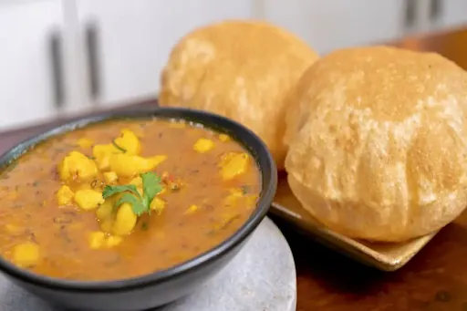 Aloo Poori(3 Pcs)