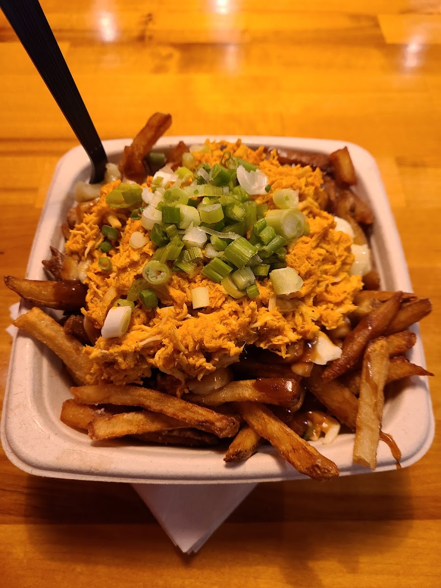 Buffalo Chicken poutine