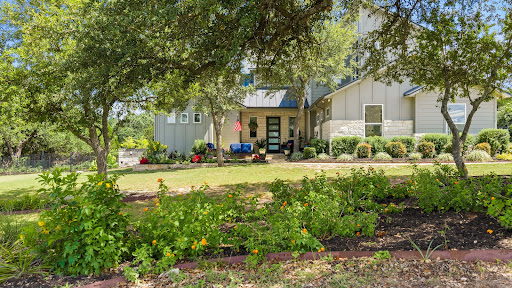 House with garden 4