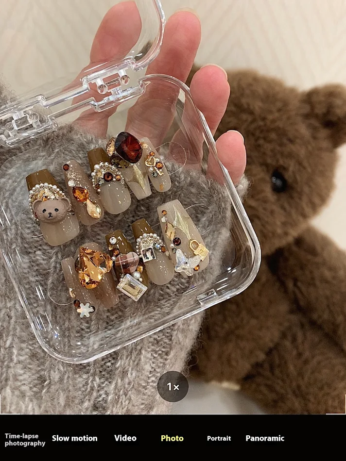 Polo Maillard Bear Marrom Wear Nail Tip Customization, personalização e elegância para um visual único e moderno.