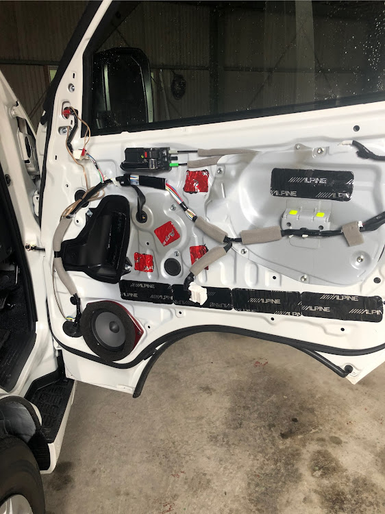 ハイエースの6型ハイエース・スピーカー交換・DIYに関するカスタム事例の投稿画像5枚目