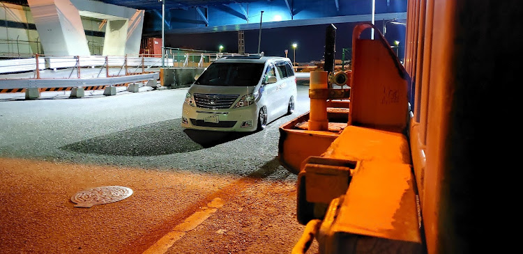 アルファードの2月1日・大阪・釣人は優しい・純正バンパーはいい🌸・20皇低に関するカスタム事例の投稿画像6枚目