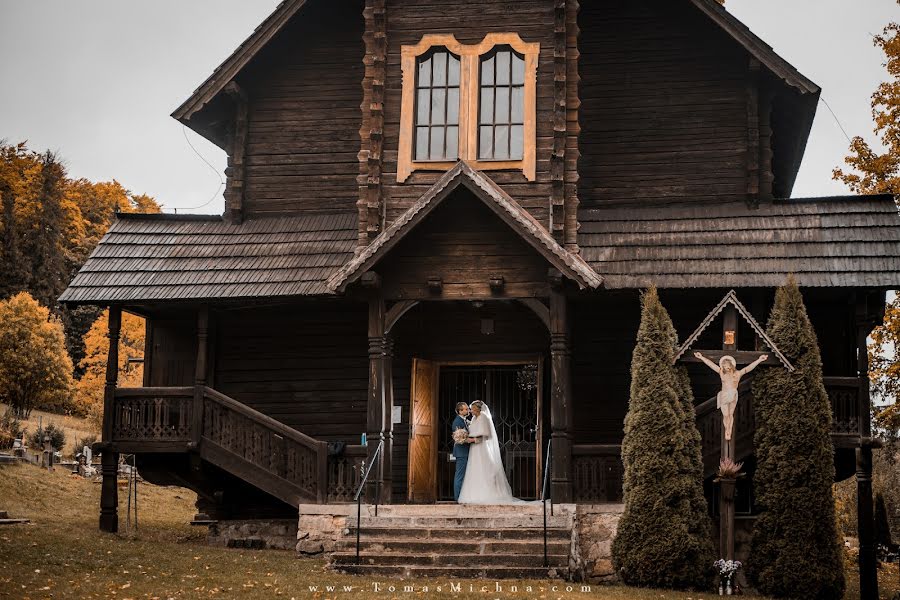 Fotógrafo de casamento Tomáš Michna (tomasmichnacom). Foto de 18 de outubro 2019