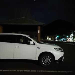 アウトランダーPHEV GG2W